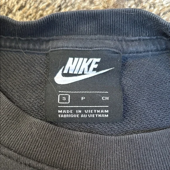 Nike Women's Sweatshirt - Picture 2 of 4